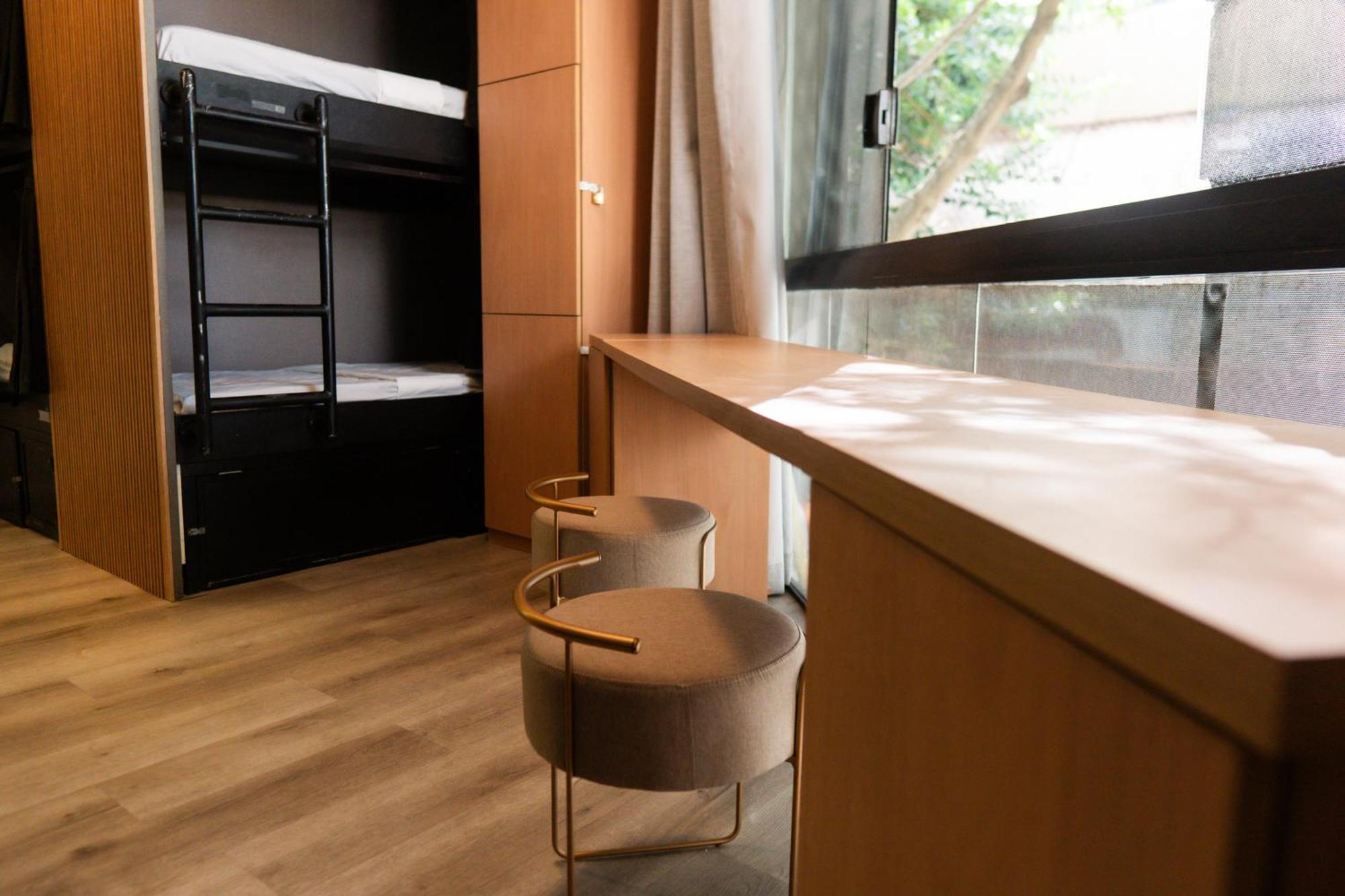 Bed in 8-Bed Mixed Master Dormitory Room - Street view